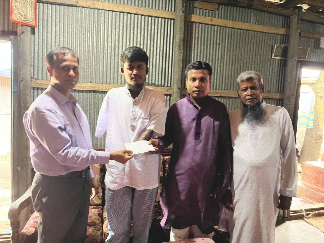 Supporting a family in Sitakund — relief handover